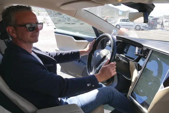 reserver immediatement chauffeur vtc la ciotat vehicule ecologique haut de gamme